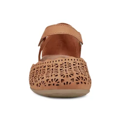 Clearance Earth Shoes Bronnie Casual Slip-On Perforated Sandals Medium Natural