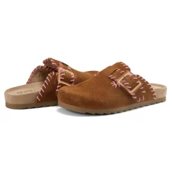 Online Earth Shoes Gena Round Toe Slip-on Flat Casual Clogs Medium Natural
